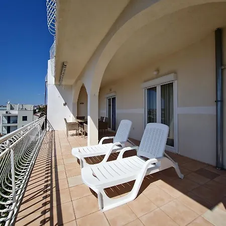 Cacija * Τρογκίρ